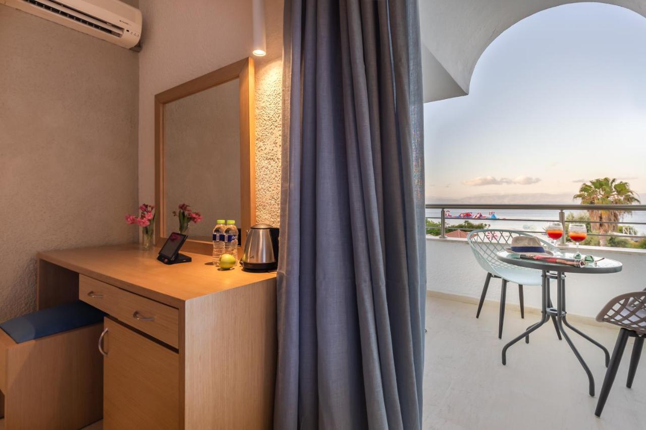 Hotel Albatros Мораїтика Екстер'єр фото