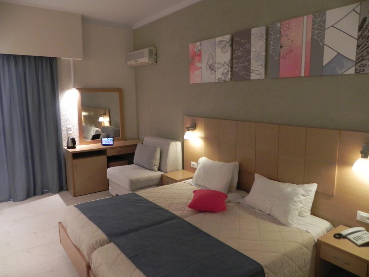 Hotel Albatros Мораїтика Екстер'єр фото