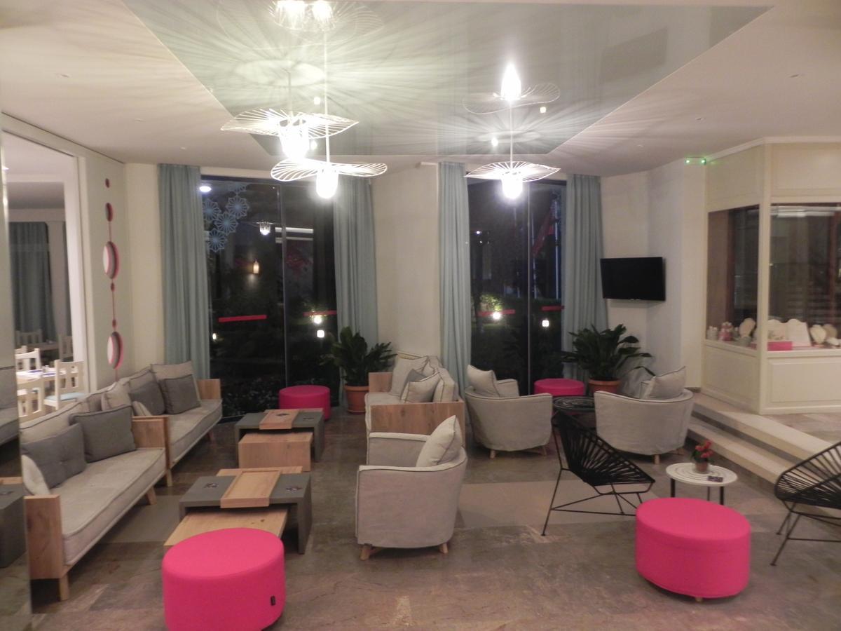 Hotel Albatros Мораїтика Екстер'єр фото